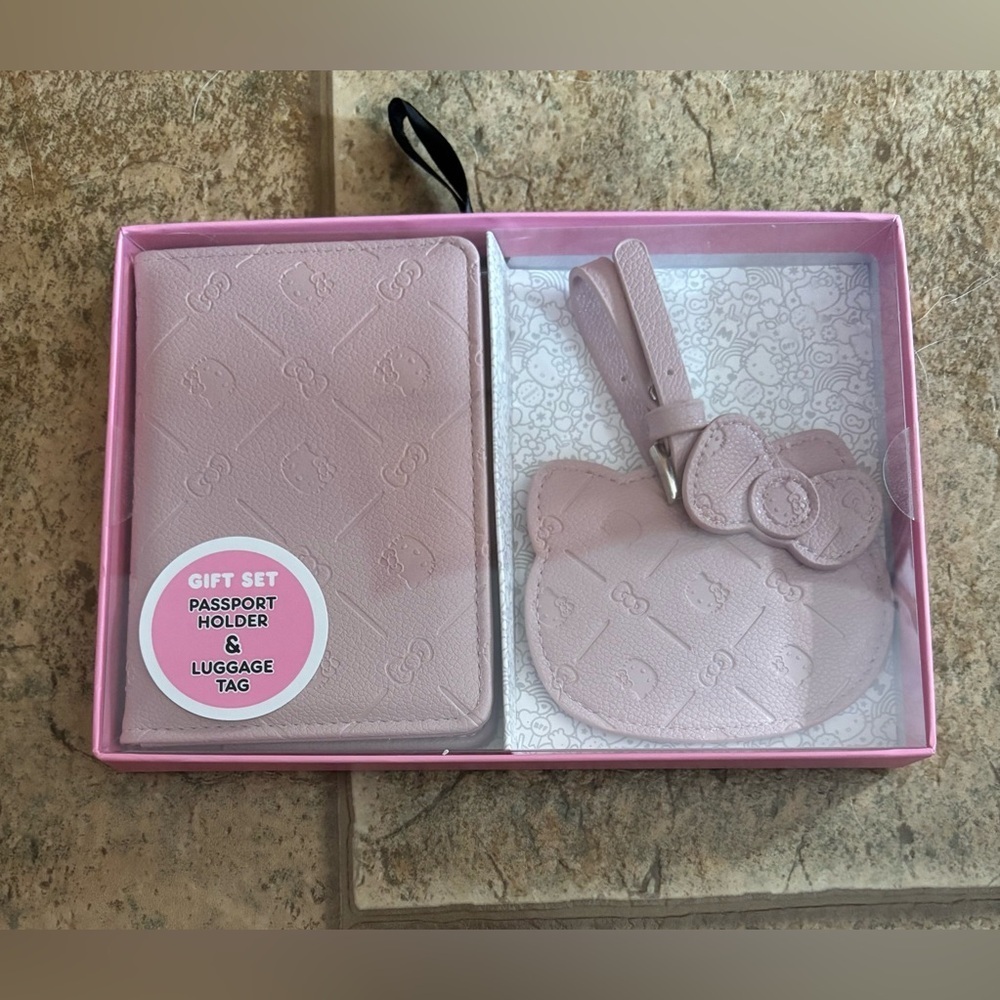 NIB Hello Kitty *Bundle* Plushie sleep mask and passport holder luggage tag set - Picture 2 of 7